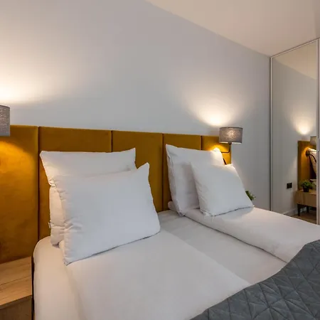 Inpoint Drive - Stay&park Free Krakow