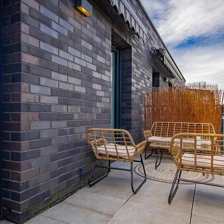 Inpoint With Free Parking מלון דירות קרקוב