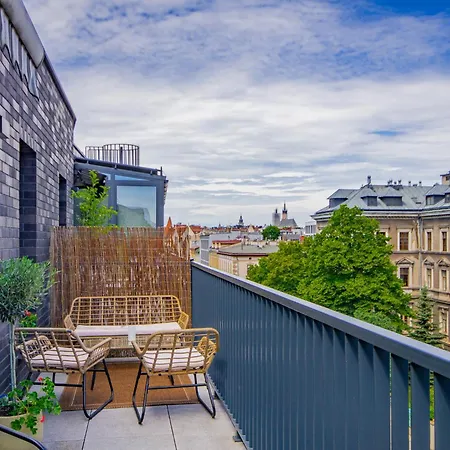 アパートホテル Inpoint With Free Parking 4*